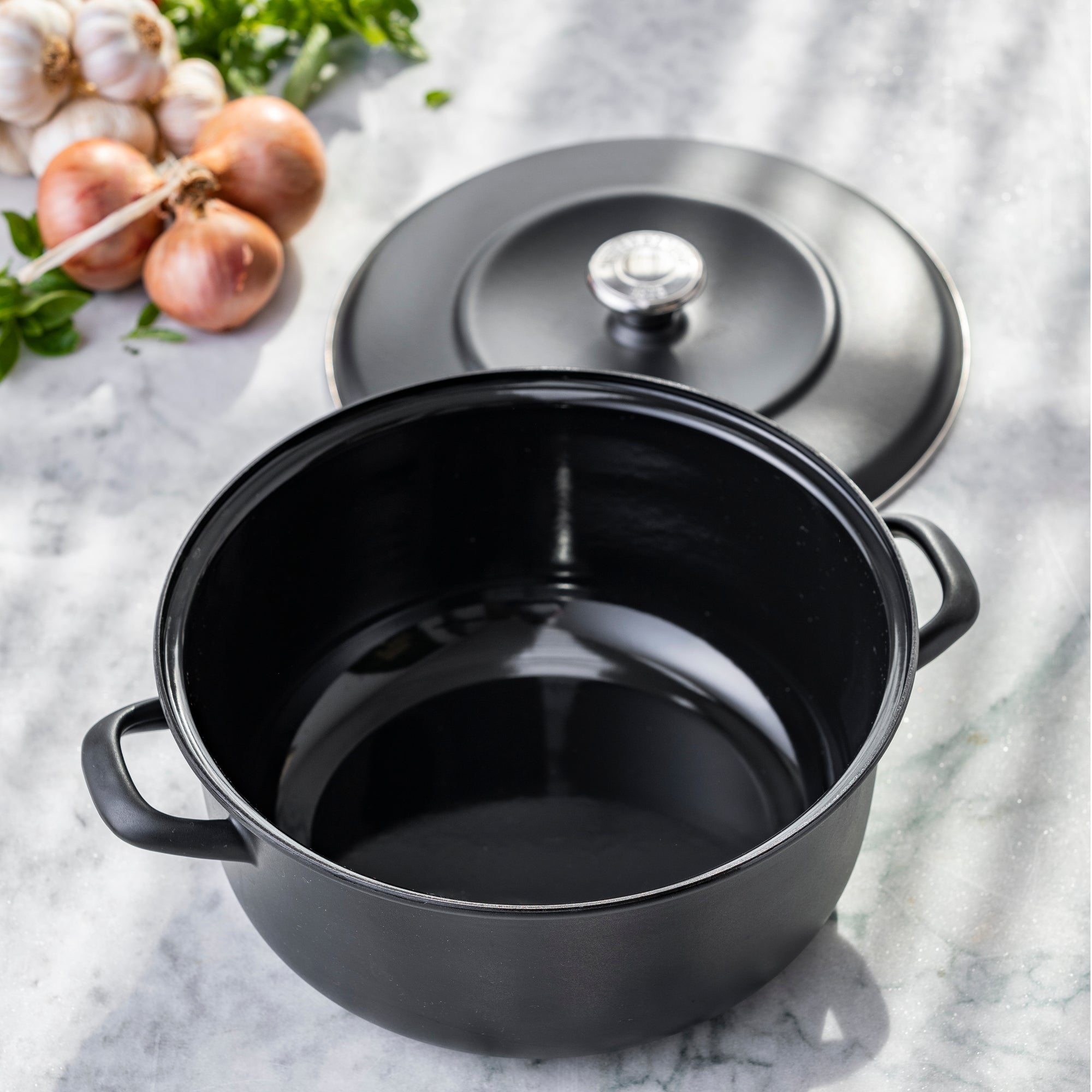 Merten & Storck Schmortopf aus emailliertem Eisen 26 cm – Black