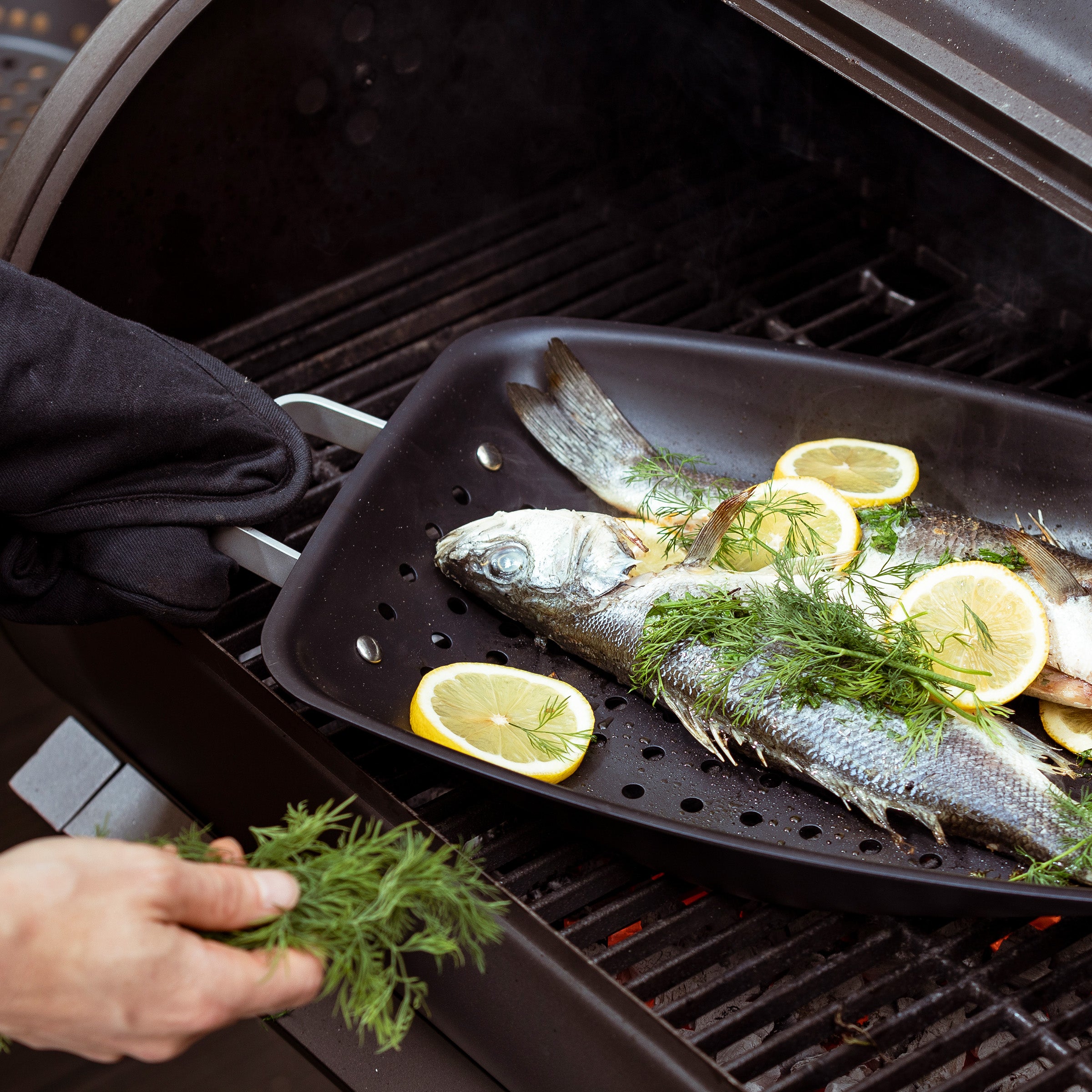 Merten & Storck BBQ-Grillschale aus Karbonstahl