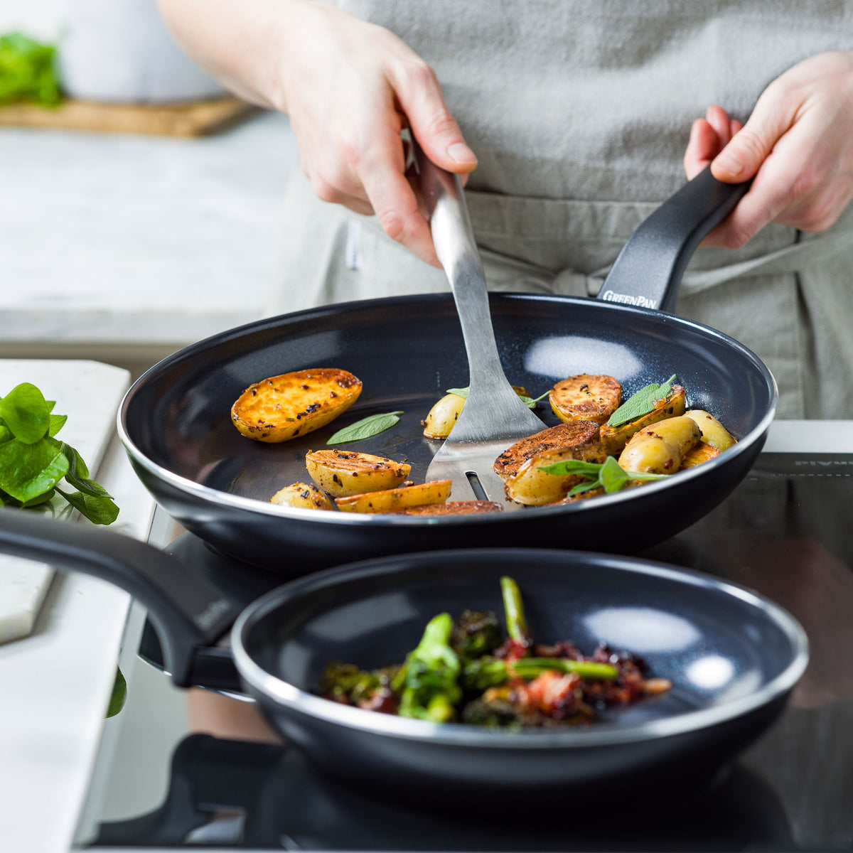 Essence 2-teiliges set Braadpannenset 20+28 cm