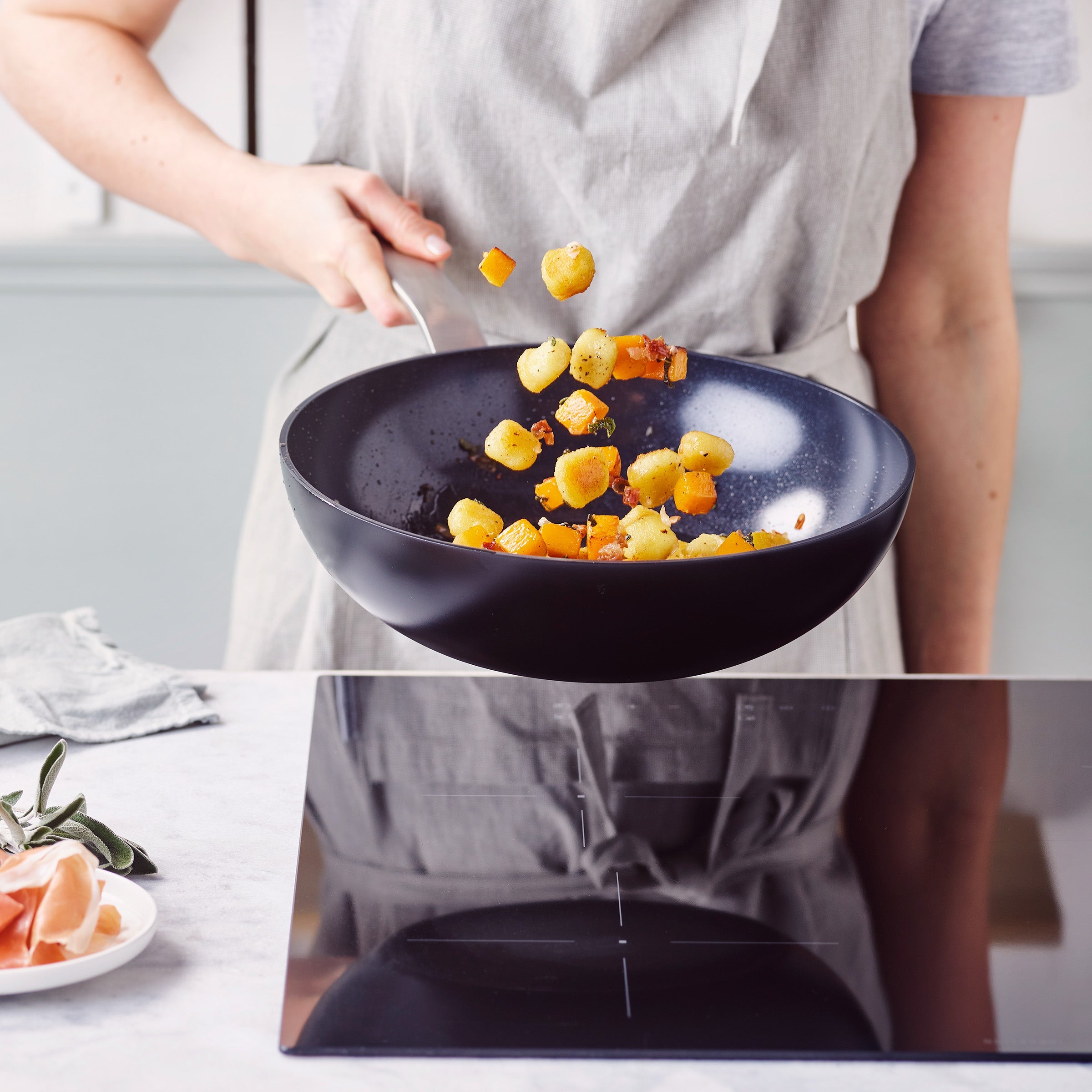 Schwarzer Wok, 28 cm